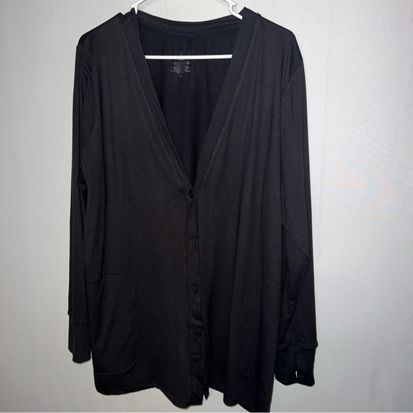 Cuddl Duds Tops - Cuddl Duds Women’s Size 1X Button Down V-Neck Shirt Blouse Black Stretch.